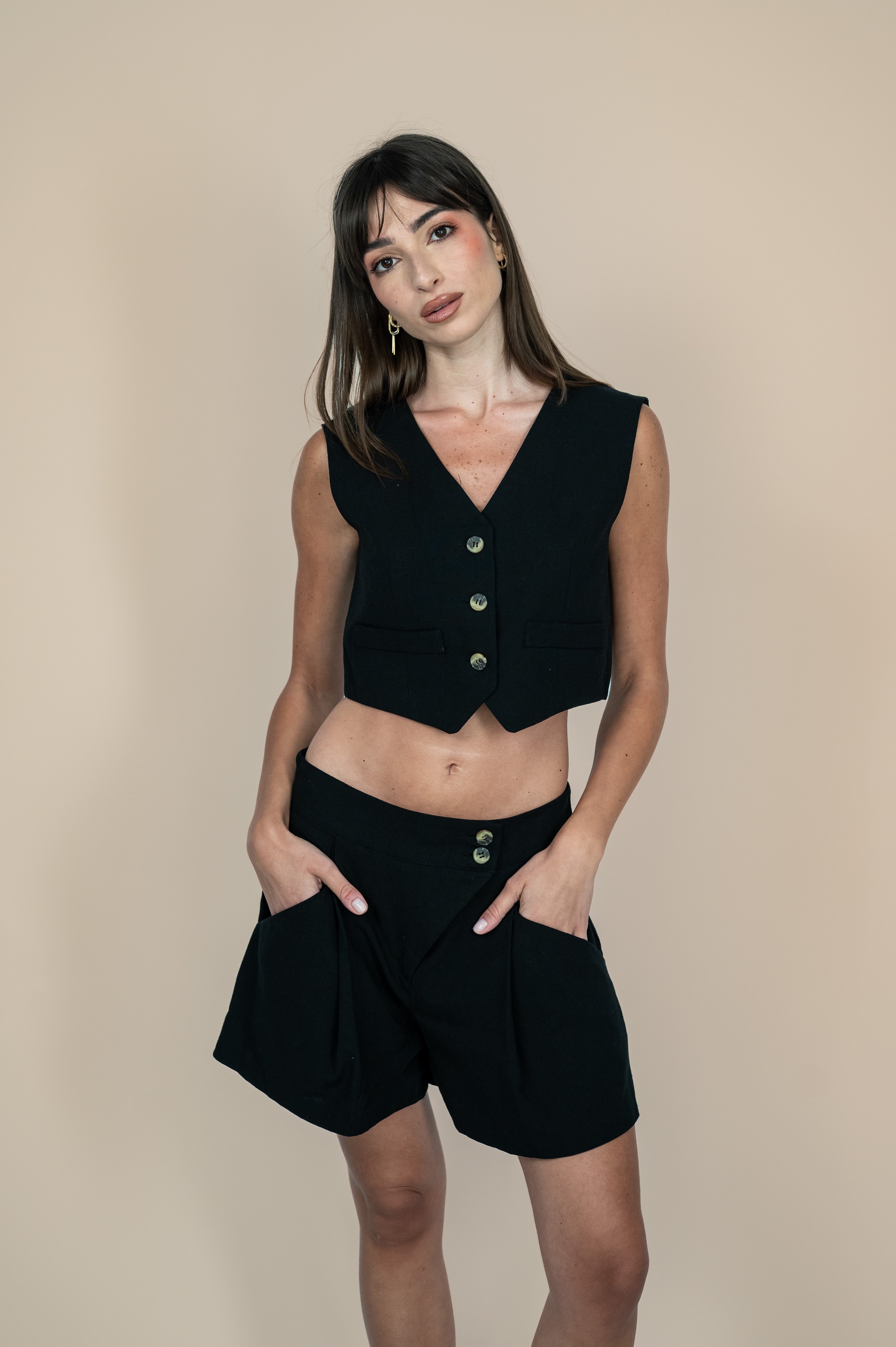 Noir Shorts